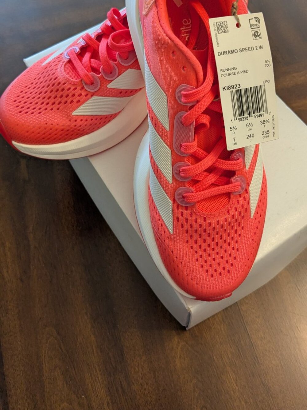 Adidas shoes size 7 Brand new